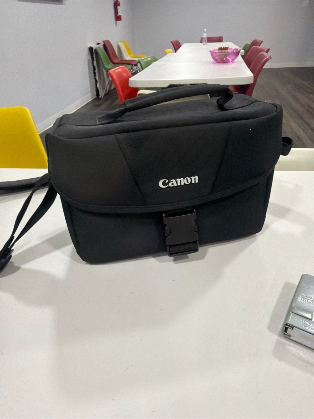 Canon Black Padded Messenger Camera Bag with Shoulder Strap
